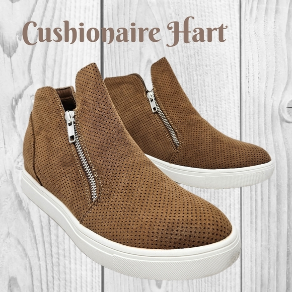 Cushionaire Sneakers Womens Sz 8.5M Cognac Faux Perforated Suede Hidden Heels - Picture 1 of 10